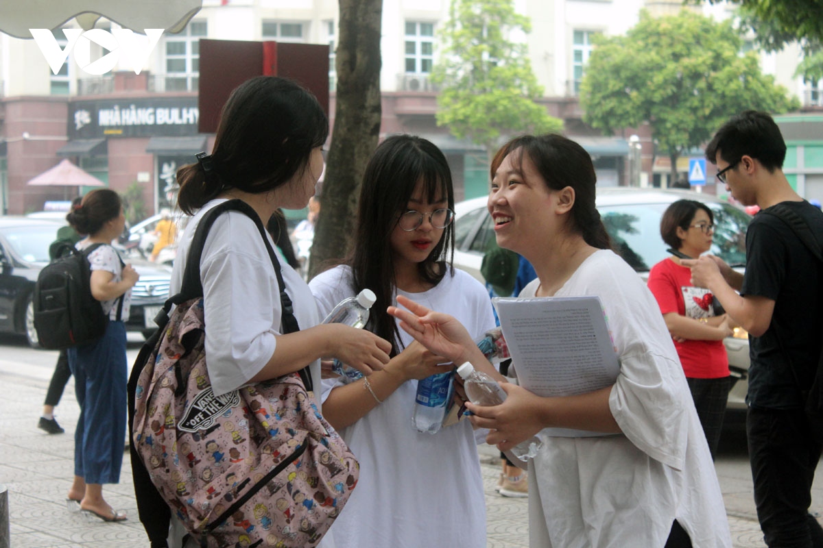 Một số trường THPT chuyên tại Hà Nội chốt lịch thi vào 10